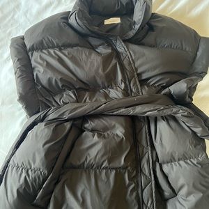 The Frankie Shop Aspen Belted Down Vest
